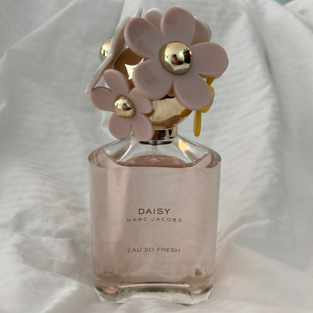 DAISY BY MARC JACOBS EAU SO FRESH 125ml/4.2oz